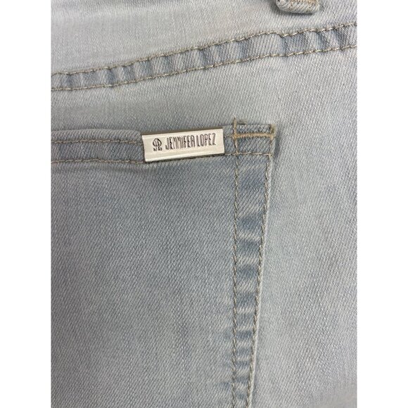 Jennifer Lopez Light Gray Capris - Picture 5 of 8